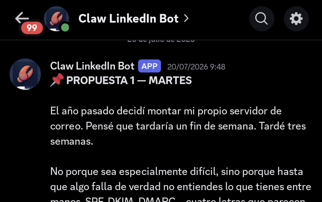Mensaje del bot Claw LinkedIn en Discord con la propuesta de post del martes lista para revisar